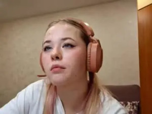 Watch this uncut clip of Jeanesochan Cam porn model from chaturbate
