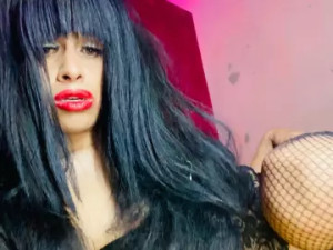 Stream this uncensored scene called marciahonny, 20 years old, brunette hair trans