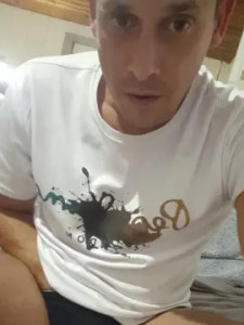 View the uncensored movie of jon25R, 42 years old, male