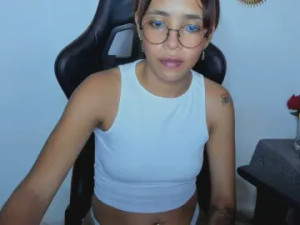 View uncut movie of MiaStan Cam porn model from cam4