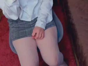 Stream this complete scene named FreedaSukovaty Cam porn model from cam4