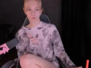 Play this uncensored scene called Marmarriss Cam porn model from chaturbate