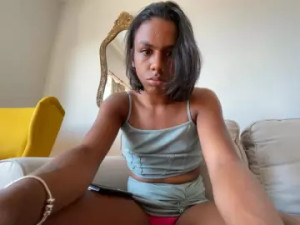 View complete movie of sweettbrazilian, 21 years old, trans