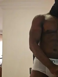 Enjoy watching the uncensored video of EnzoNovinho, 18 years old, male