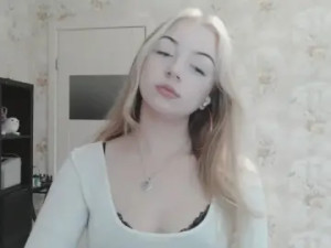 Watch this full scene titled EsmeraldaAring Cam porn model from cam4