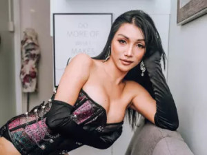 Enjoy watching complete clip titled EmmaSantes, 28 years old, trans