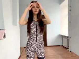 Play the uncut movie named Chloewang Cam porn model from camsoda