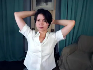 Play complete clip named VickiArelleano Cam porn model from cam4