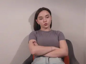 Play the complete movie called EnedinaArehart Cam porn model from cam4