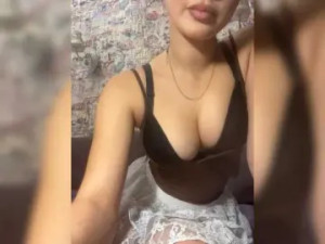 Play the HD video of Vikki-Creed Cam porn model from bongacams