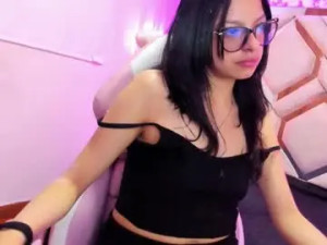 Watch this HD clip named Yanna_pink Cam porn model from chaturbate