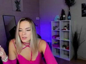 Watch the full video named Isabella_lure Cam porn model from chaturbate