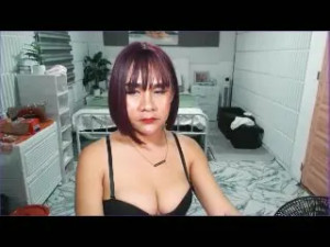 View the HD video of MsHealthyCumTs, brunette hair trans