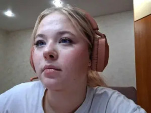 View the full scene titled TheressaLippi Cam porn model from bongacams
