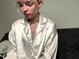 Watch the HD clip named Lili_lens Cam porn model from chaturbate