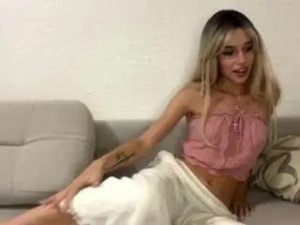 Enjoy watching this complete movie of Jill-vill Cam porn model from camsoda