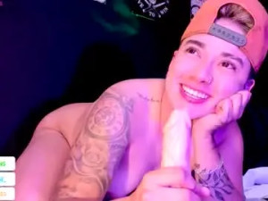 Stream uncensored video called axel_rouse1, 29 years old, trans