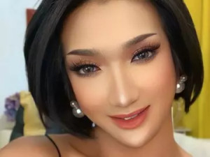 Play this hardcore movie of AlexandriaPierce, 28 years old, brunette hair trans