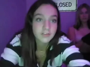 Stream complete movie of Maddybrookss Cam porn model from chaturbate