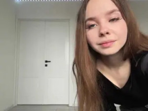 View the complete clip titled Lil-RO-XO Cam porn model from bongacams