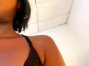 Play this hardcore clip named Dianablackgirl Cam porn model from chaturbate