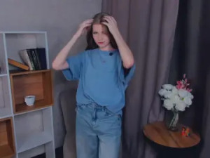 Watch the complete scene called LizzieHasegawa Cam porn model from cam4