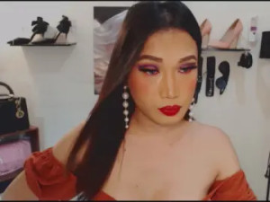 Play the complete scene of TsFreshGoddessX, 18 years old, trans