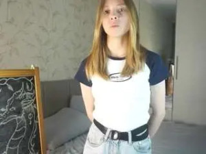 View the uncensored clip of Glendorabun Cam porn model from camsoda