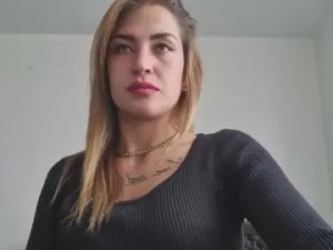 Watch this HD scene of Lu_pink Cam porn model from cam4