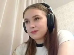 Stream uncut movie of Lucyhill Cam porn model from camsoda