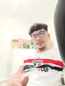 Play the full video of reallucasor, 28 years old, male