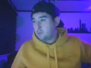 View this uncut scene of Nashoqlxd, 31 years old, male