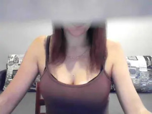 View uncut video named QueenCartyes Cam porn model from bongacams