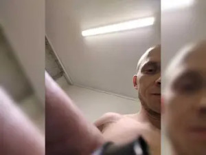 Play the uncut video named AlexKris Cam porn model from bongacams
