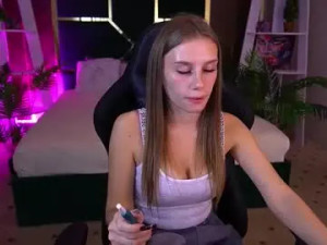 View the complete movie named Heyemilly Cam porn model from chaturbate