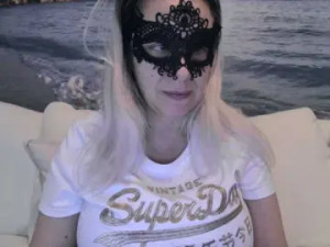 Stream HD video called Evy-Desire Cam porn model from bongacams