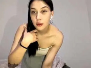 Play this full scene of Francescalarsen Cam porn model from camsoda