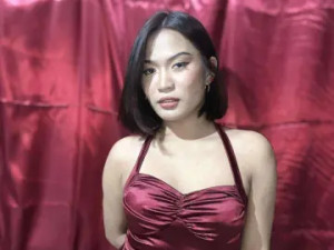 Play the uncut video titled Xx8inchesCOCK4u, 20 years old, brunette hair trans