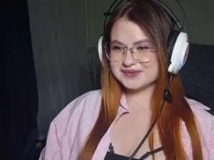 Watch this uncensored movie called Cleopatrabicking Cam porn model from camsoda