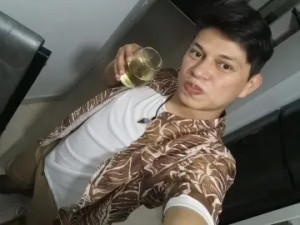 Stream this HD video of Codysweet, 23 years old, brunette hair male