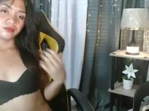 Play this HD clip named queen_anamae, trans