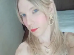 View the uncut video titled NatachaBradley, blonde hair trans