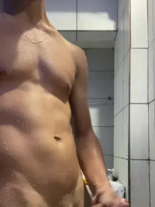 Watch this uncensored movie named Kelvingg, 20 years old, male