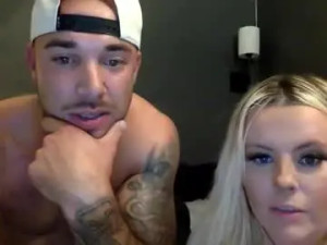 Play the full scene of Kylealyssa97 Cam porn model from chaturbate