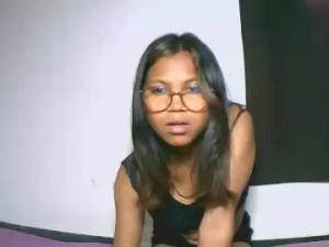 View this uncensored video of Eliane20 Cam porn model from cam4