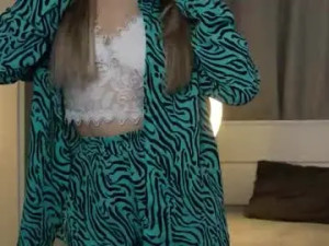 Stream this complete movie of Amanda_sayhey Cam porn model from chaturbate