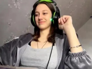 Play the HD scene of Daphinerayman Cam porn model from chaturbate