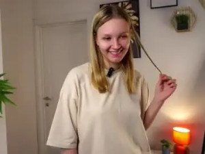 Watch the complete clip called Laurendarou Cam porn model from chaturbate