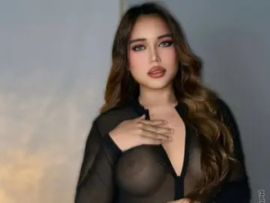 Stream this HD scene called ZoniaConsani, 23 years old, brunette hair trans