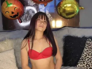 Play this uncensored scene of Katiasecret Cam porn model from bongacams